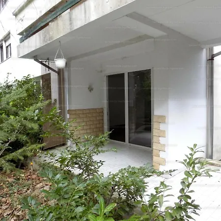 Romantic Two Bedroom Close To Normafa With Private Parking Apartament