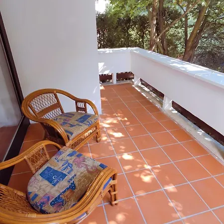Romantic Two Bedroom Close To Normafa With Private Parking Apartament *