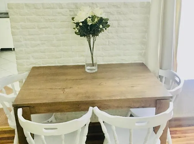 Romantic Two Bedroom Close To Normafa With Private Parking Lejlighed Budapest