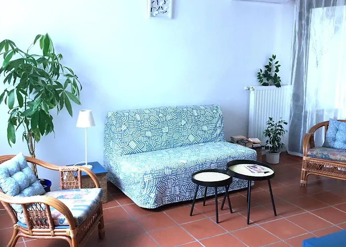 Romantic Two Bedroom Close To Normafa With Private Parking Lejlighed *
