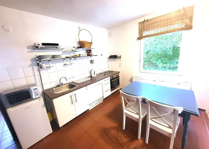 Lejlighed Romantic Two Bedroom Close To Normafa With Private Parking *