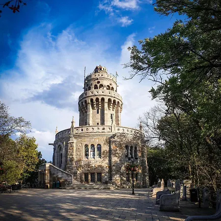 Romantic Two Bedroom Close To Normafa With Private Parking 아파트 부다페스트