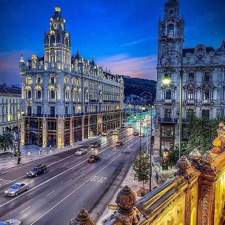 Romantic Two Bedroom Close To Normafa With Private Parking 아파트 부다페스트