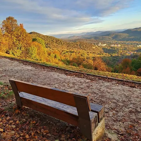 Romantic Two Bedroom Close To Normafa With Private Parking