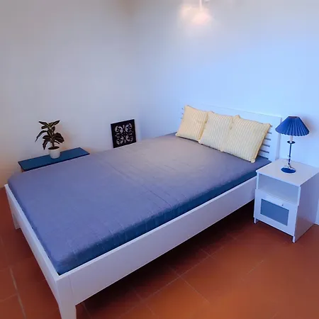 Апартаменты Romantic Two Bedroom Close To Normafa With Free Parking
