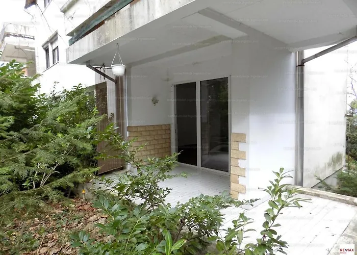 Romantic Two Bedroom Close To Normafa With Private Parking Appartamento