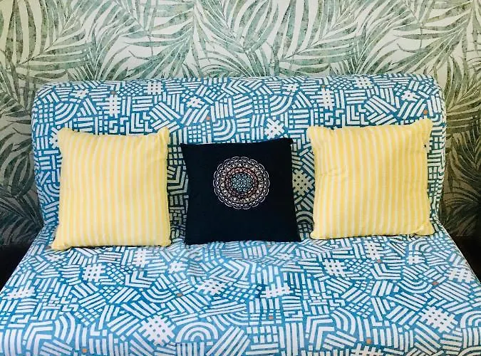 Apartment Romantic Two Bedroom Close To Normafa With Private Parking Budapest