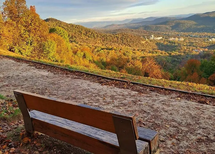 Romantic Two Bedroom Close To Normafa With Private Parking